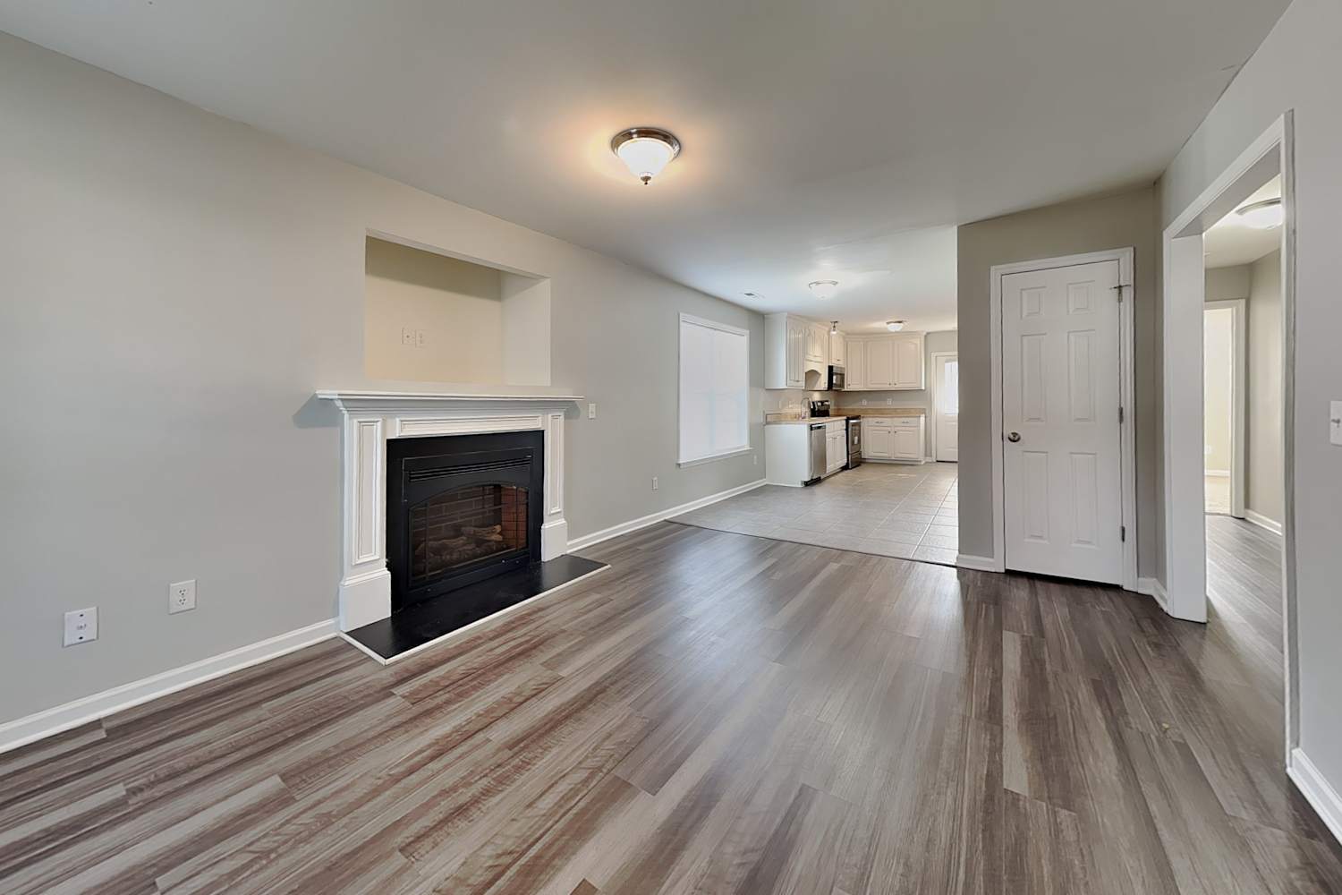 101 Blackthorne Ct photo 4