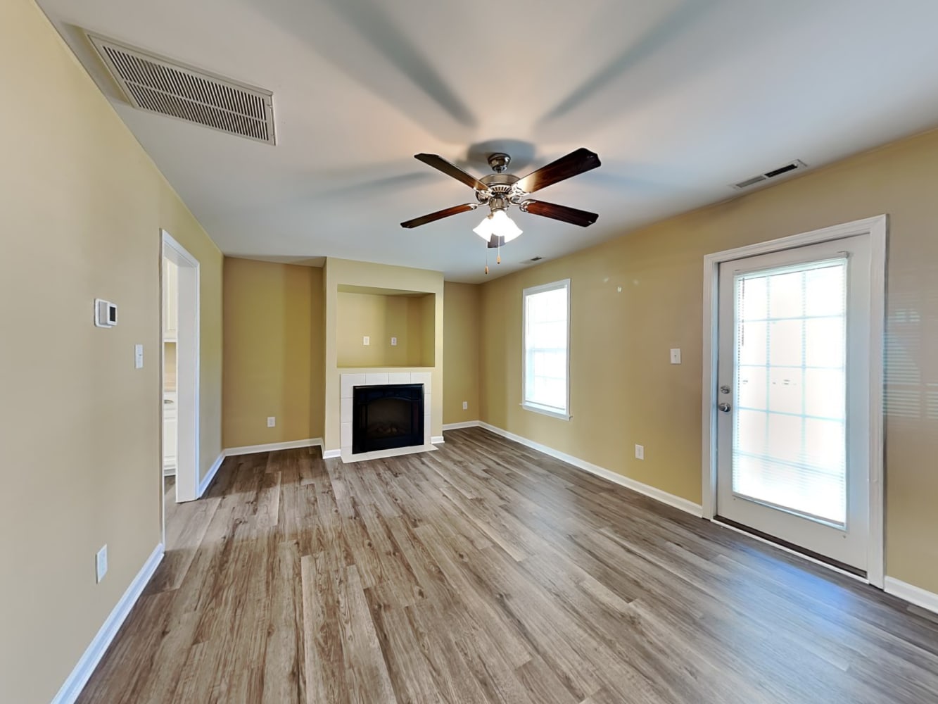 302 Whitehall Ct photo 4