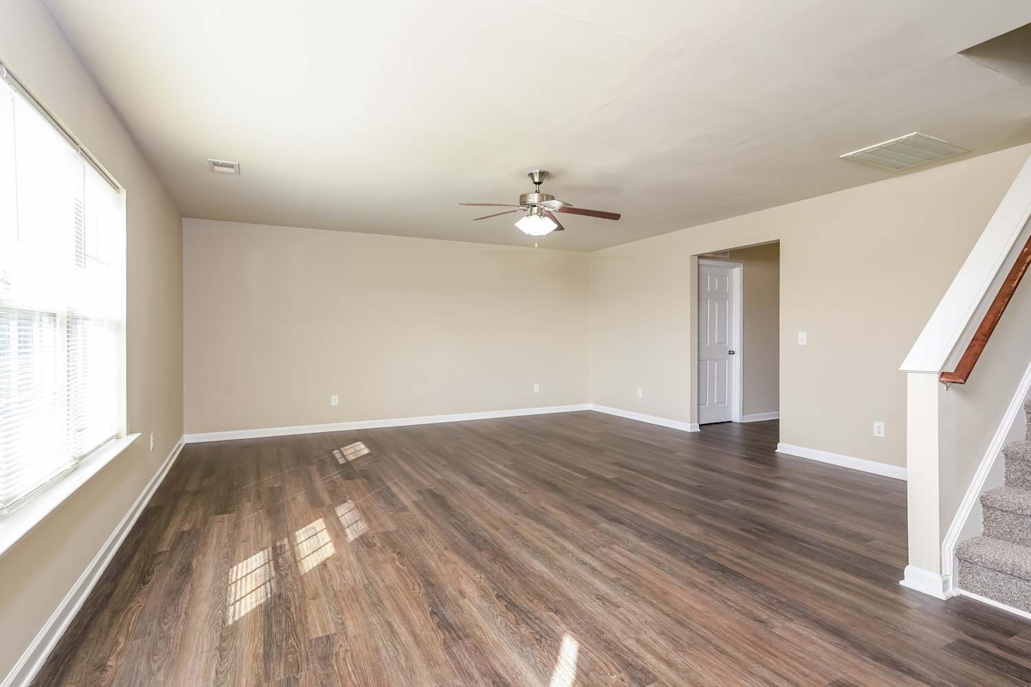 4104 Vershire Ave photo 4