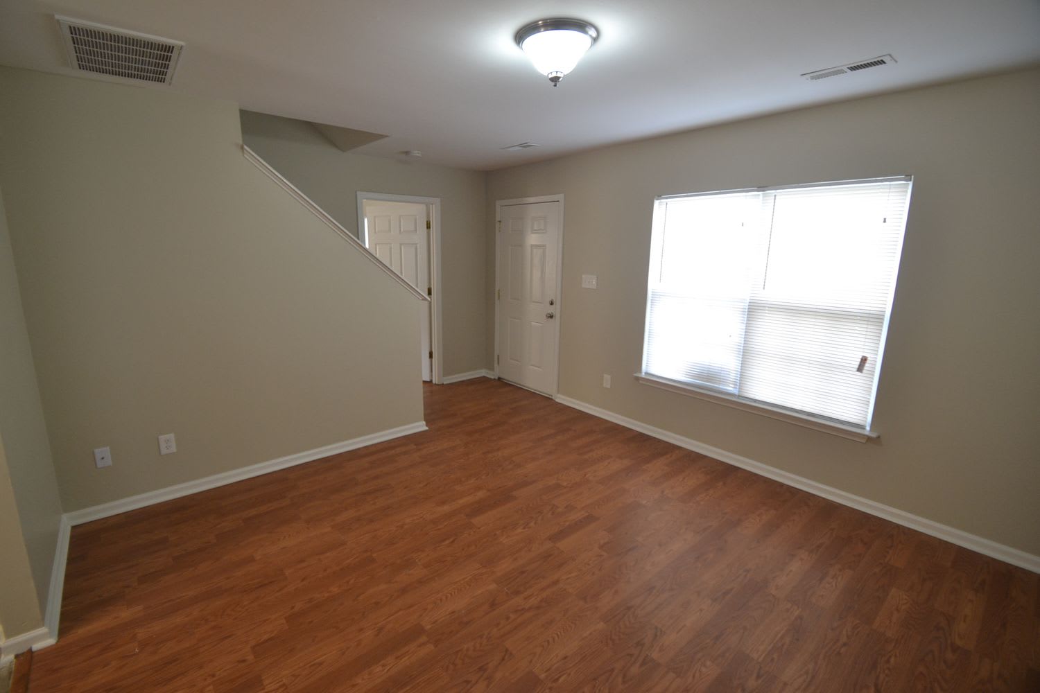 1046 Brianna Way photo 2