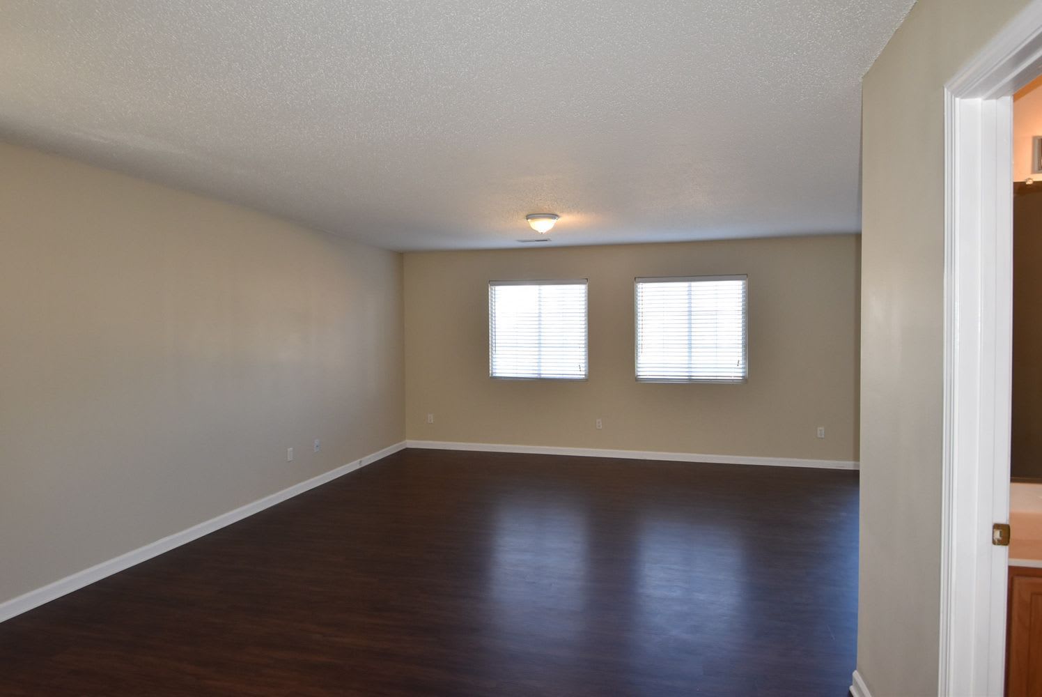 715 Sunmeadow Dr photo 2