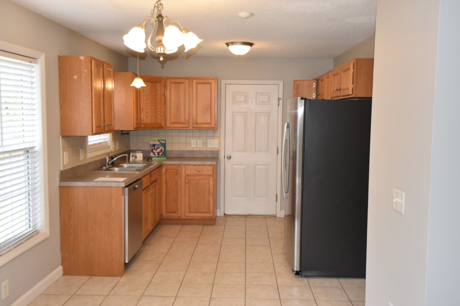176 Smithwood Dr photo 4