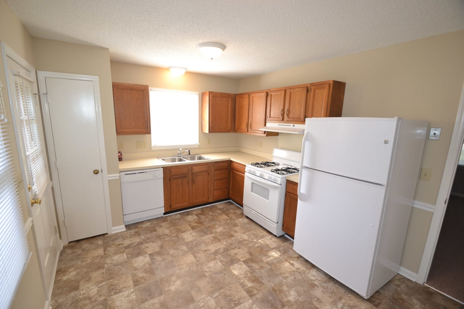 3518 Oxford Hill Ct photo 3