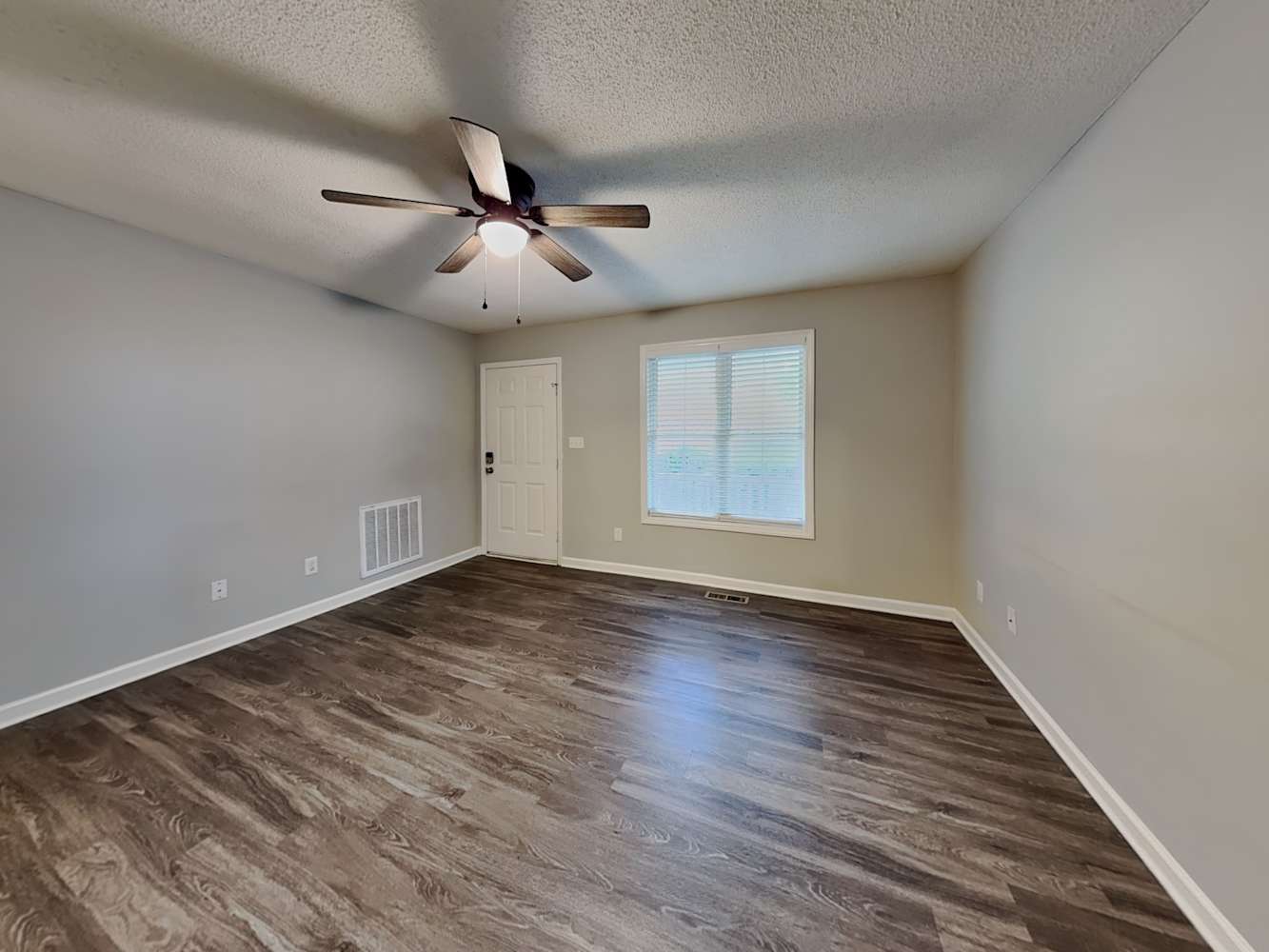 1057 Spawn Pl photo 5