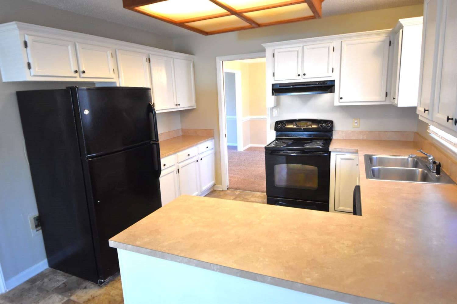 2329 Century Oaks Ln photo 3