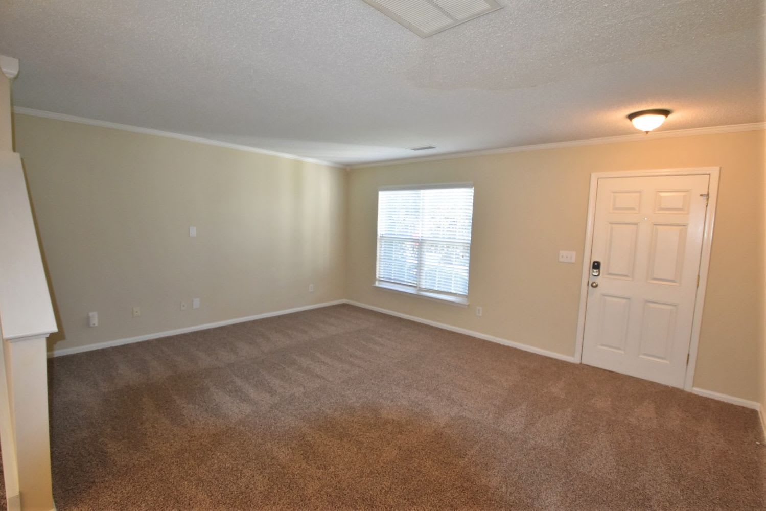 1320 Harland St photo 2