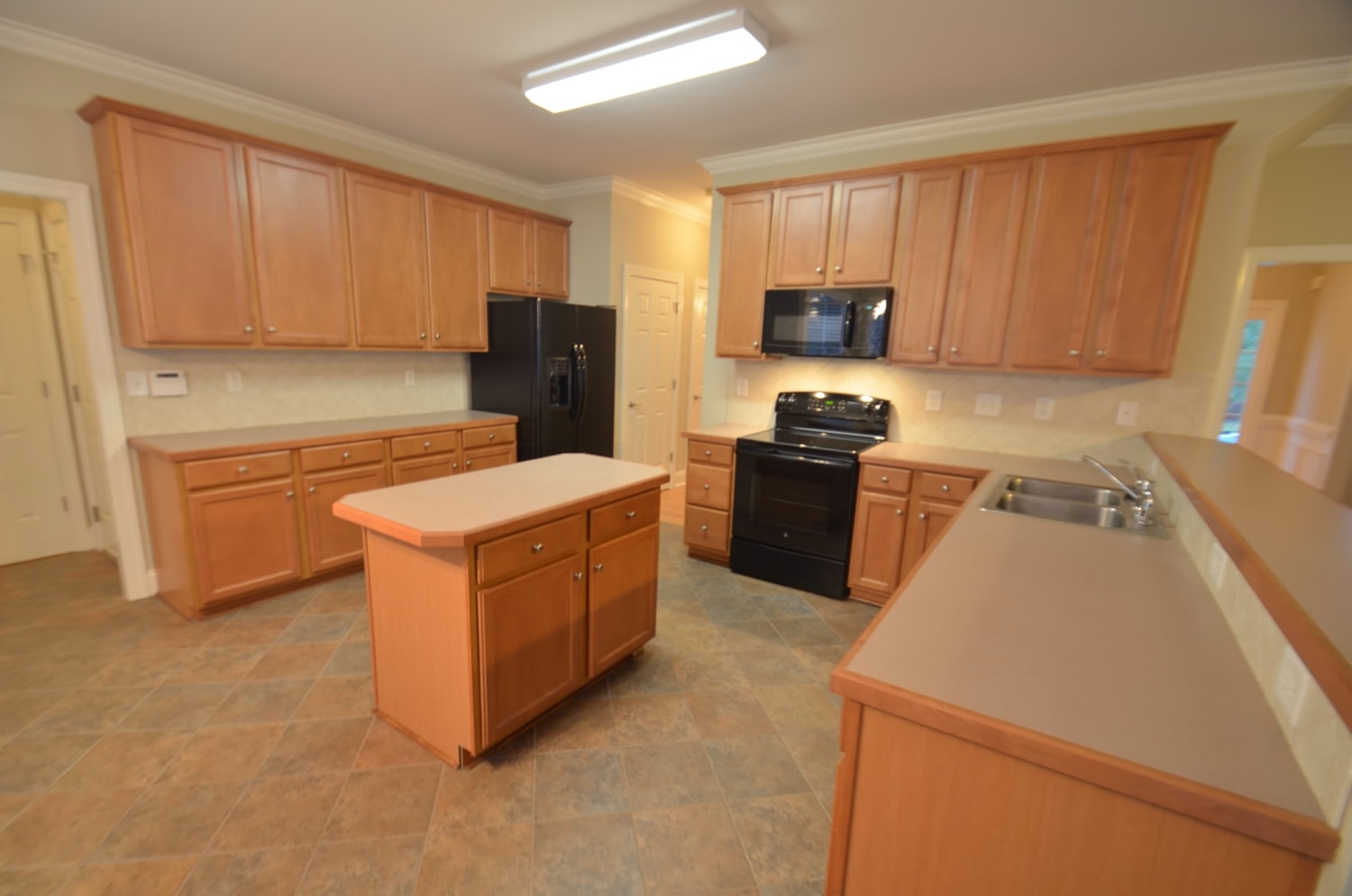 2010 Sentinel Dr photo 3