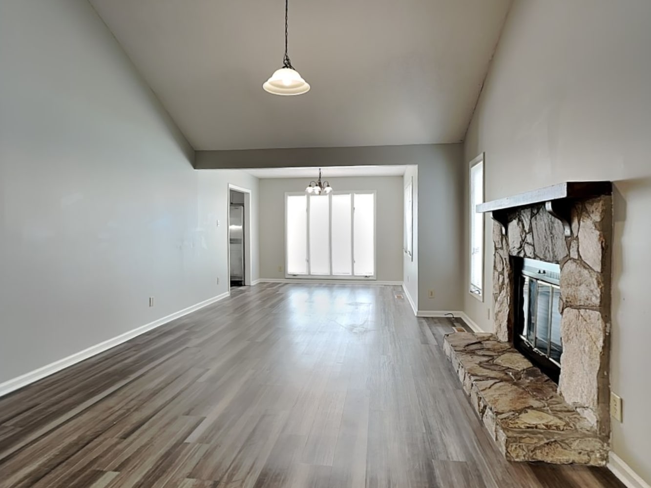 1108 Oakview Rd photo 5