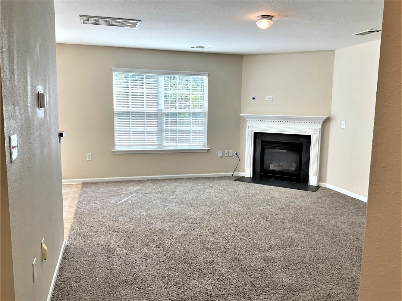 419 Ferrell Ave photo 2
