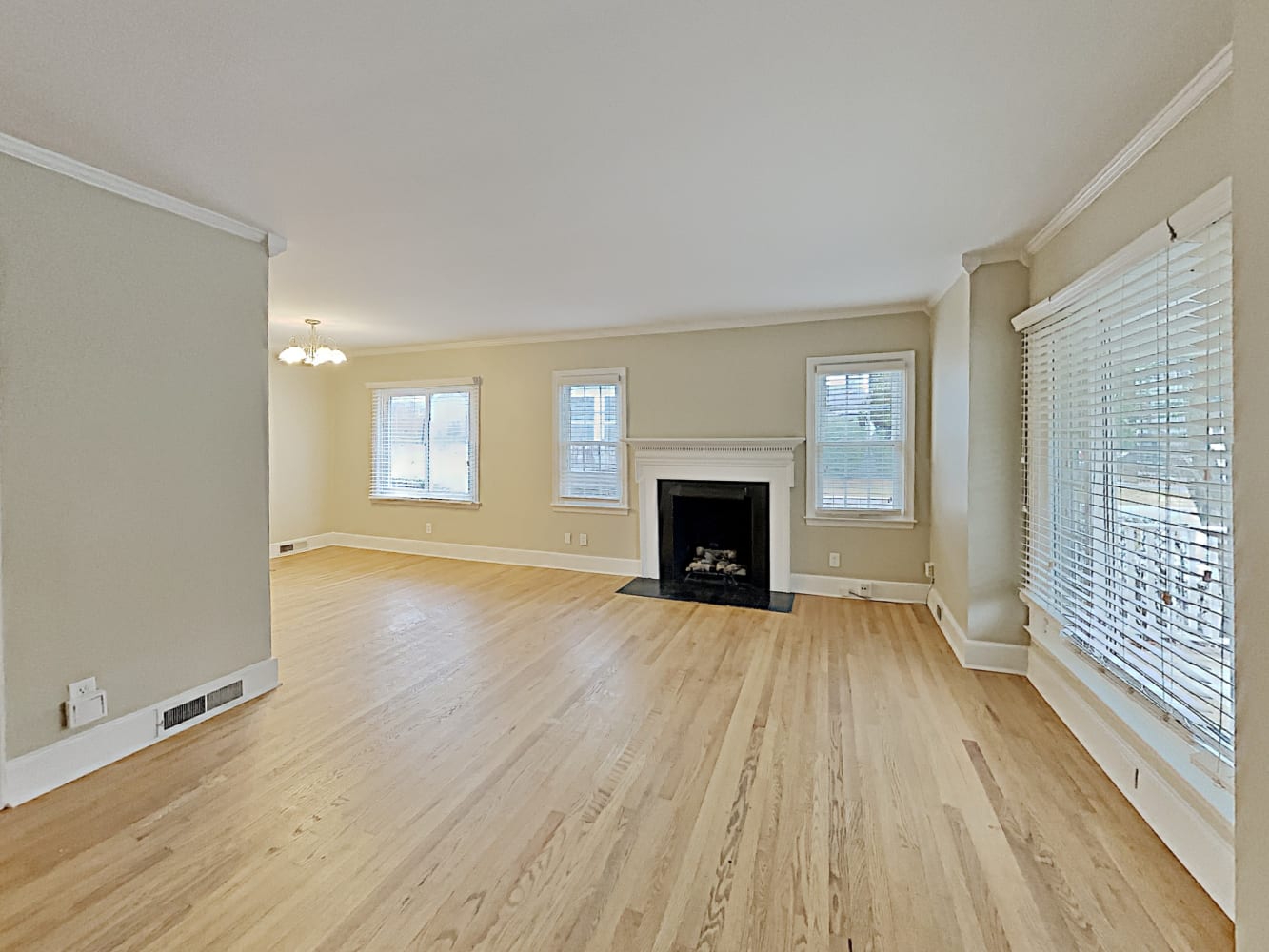 1417 Seneca Pl photo 4