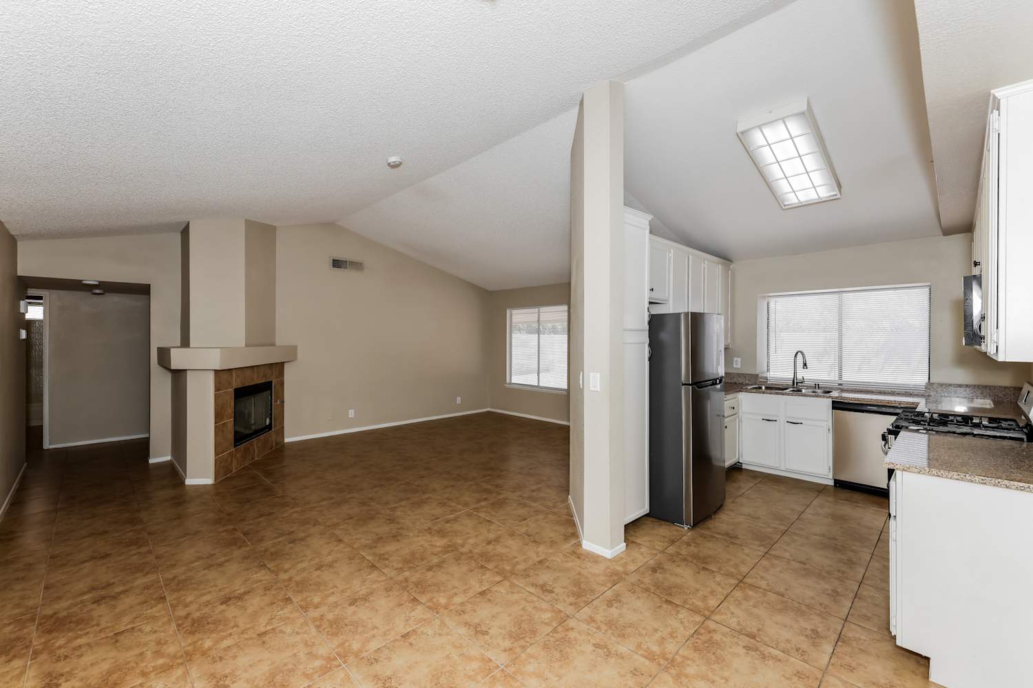 90 Megan Dr photo 4