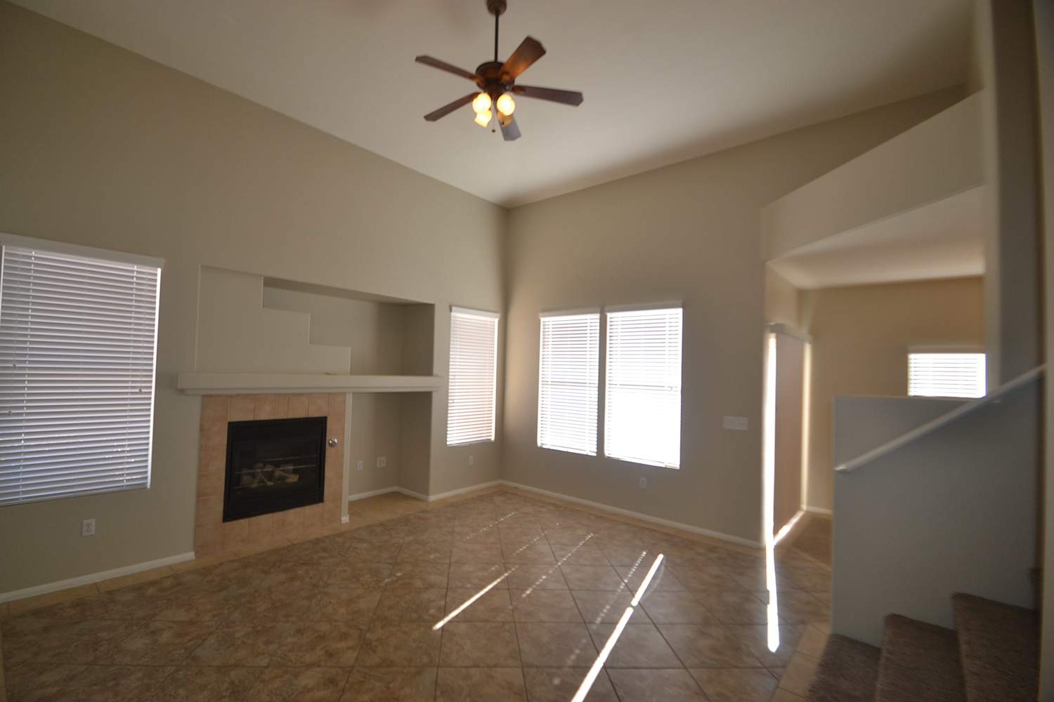 625 Blue Yucca St photo 3