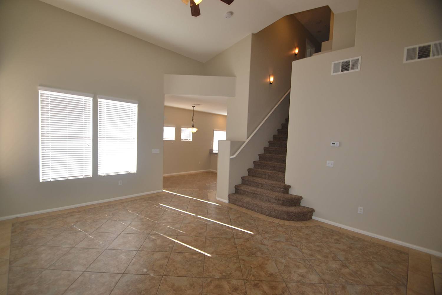 625 Blue Yucca St photo 2