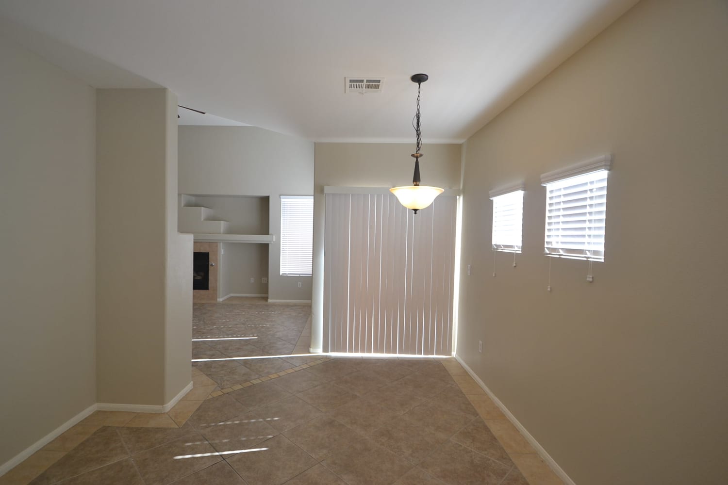 625 Blue Yucca St photo 4