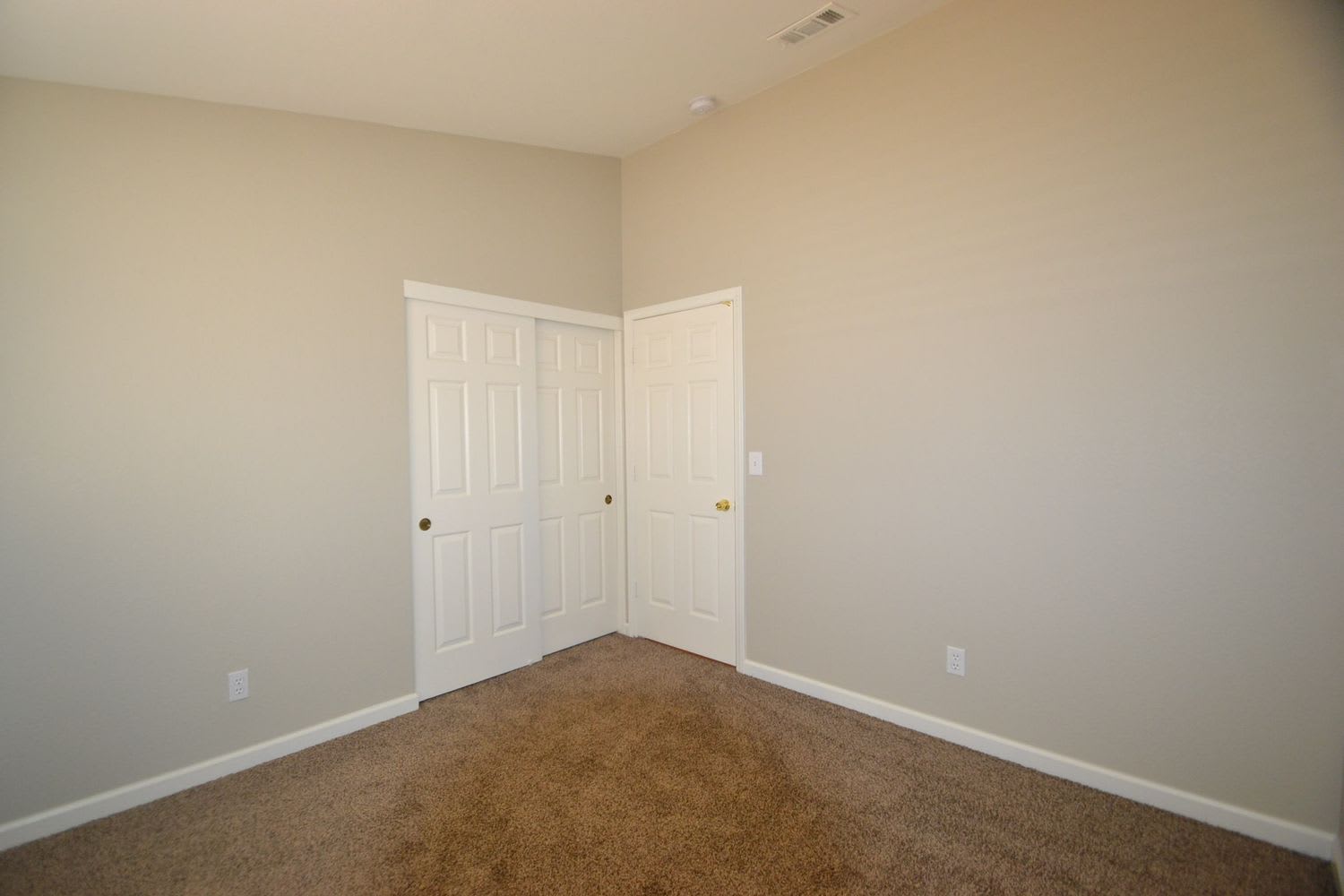 1744 Matador Way photo 4