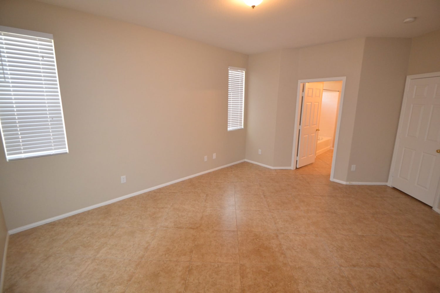 1016 Barberton Ct photo 3