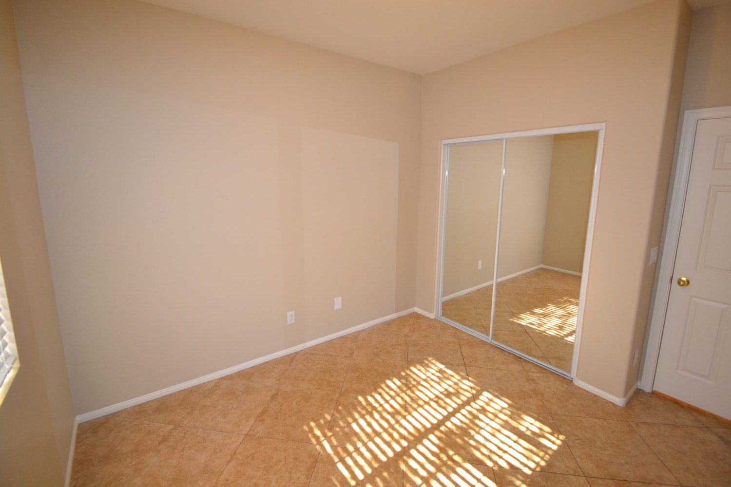 1016 Barberton Ct photo 4