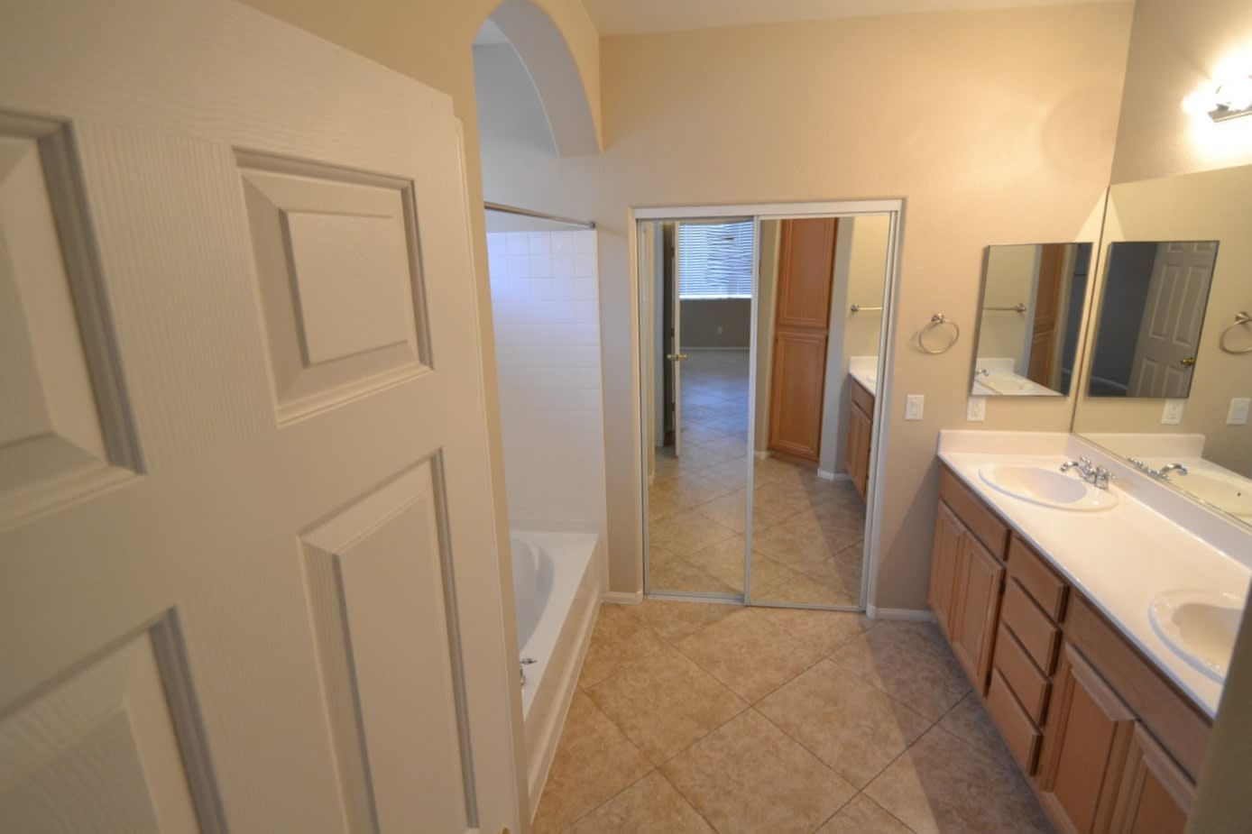 1016 Barberton Ct photo 5