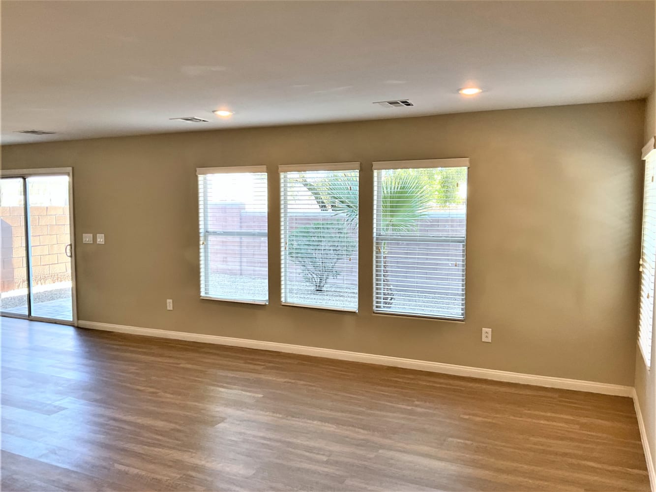 5836 Gemstone Peak St photo 4