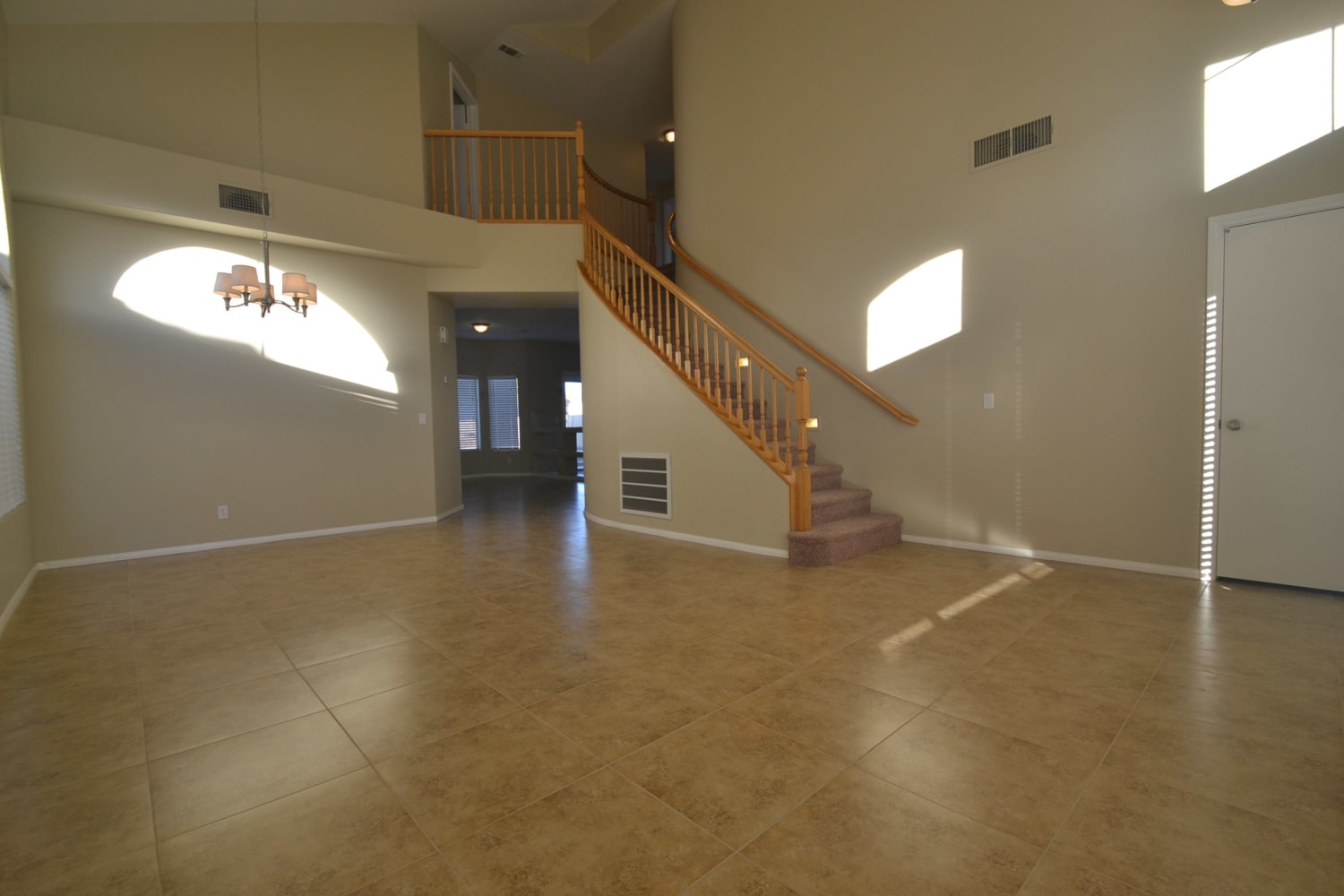 1130 Gainesborough Ct photo 2