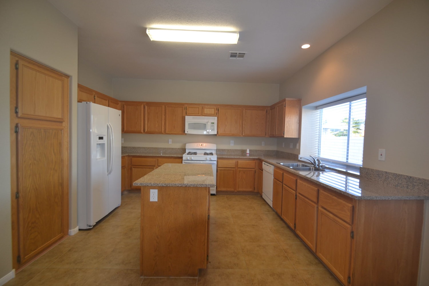 1130 Gainesborough Ct photo 4