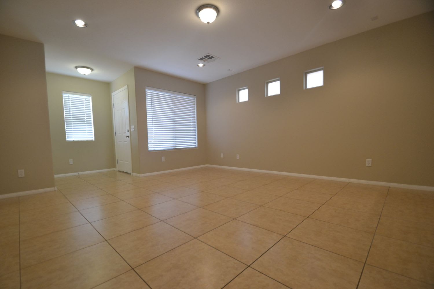 6098 Aripeka St photo 2