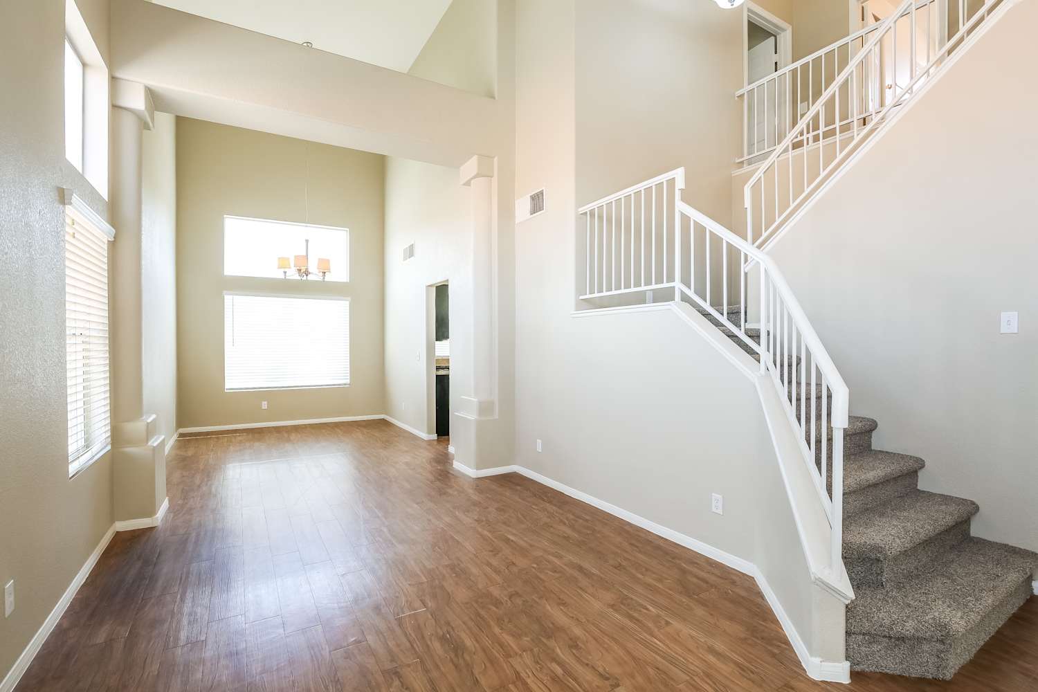 7413 Sunspot Dr photo 5