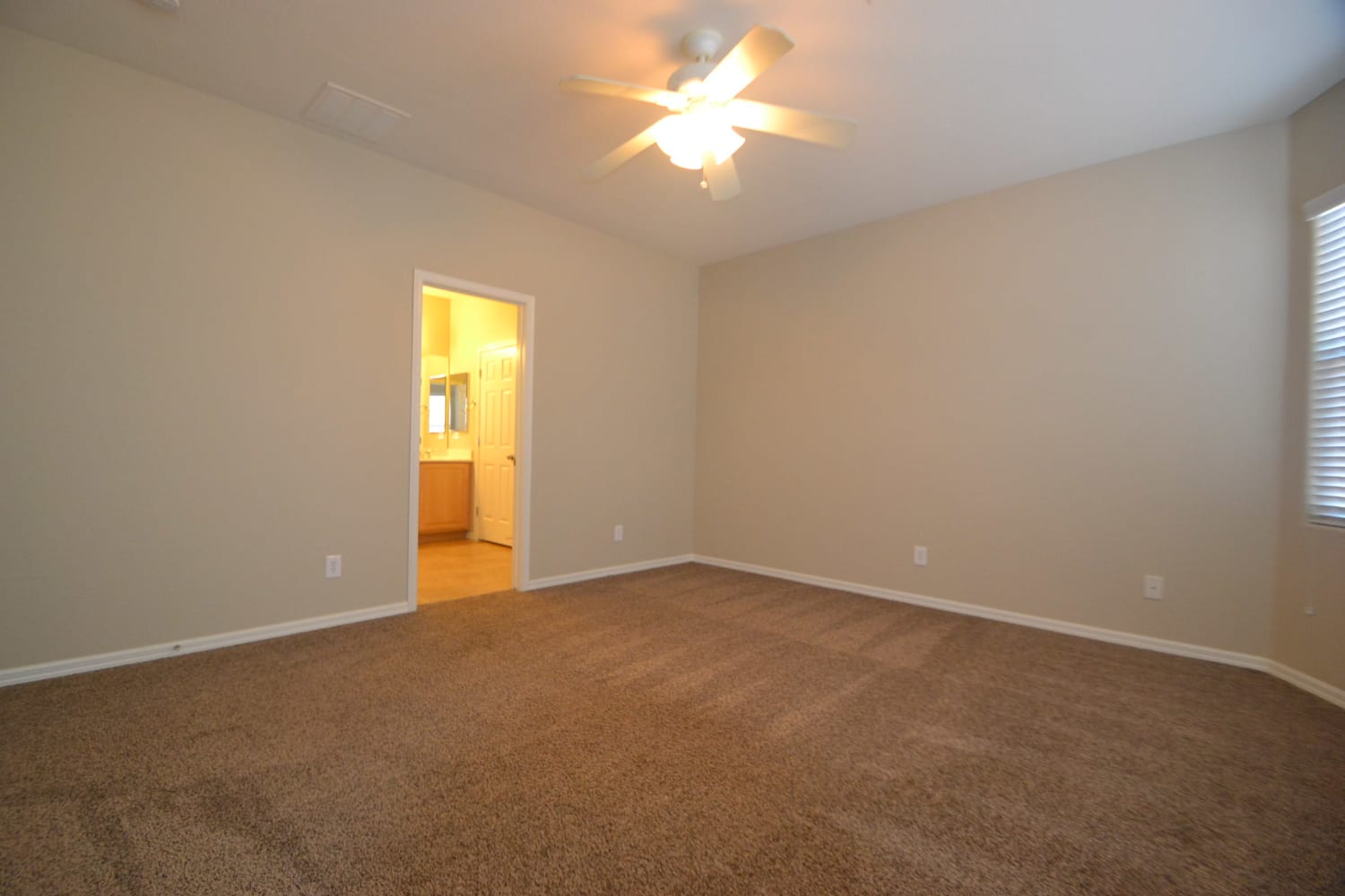 7541 Key Royale Ct photo 4