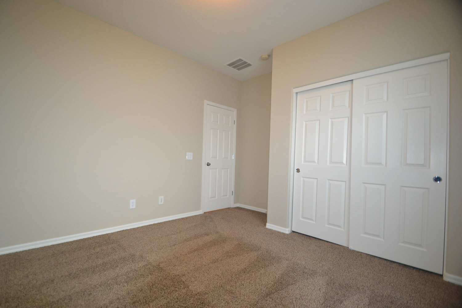 7541 Key Royale Ct photo 5