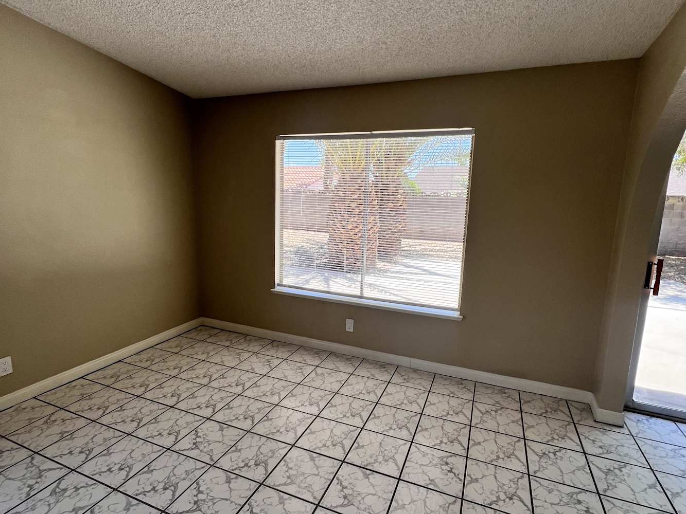 346 Fuente Dr photo 2