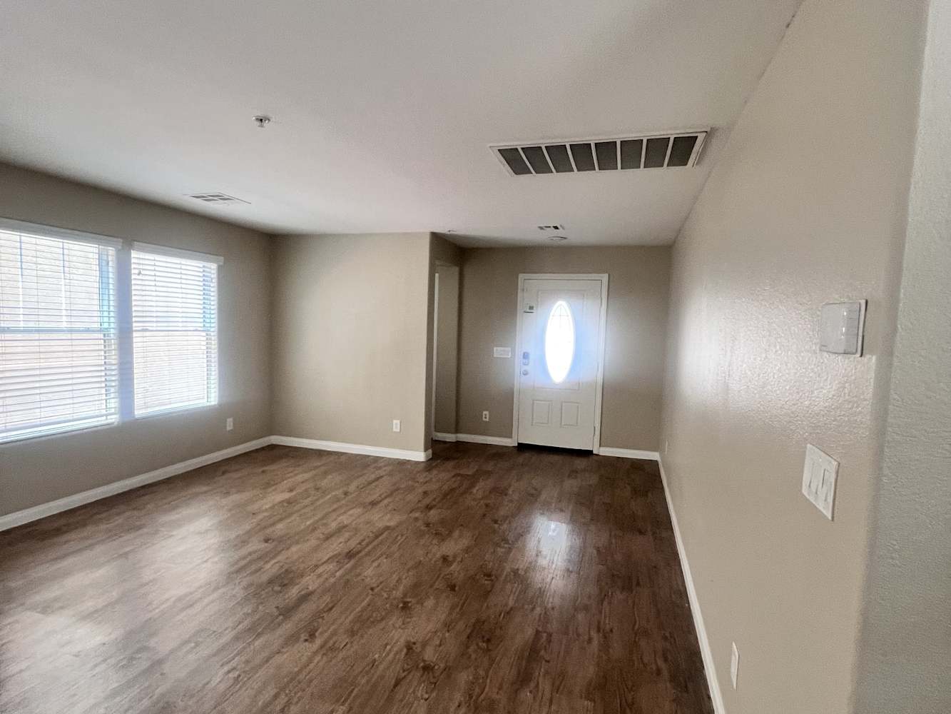 644 Desert Passage St photo 4