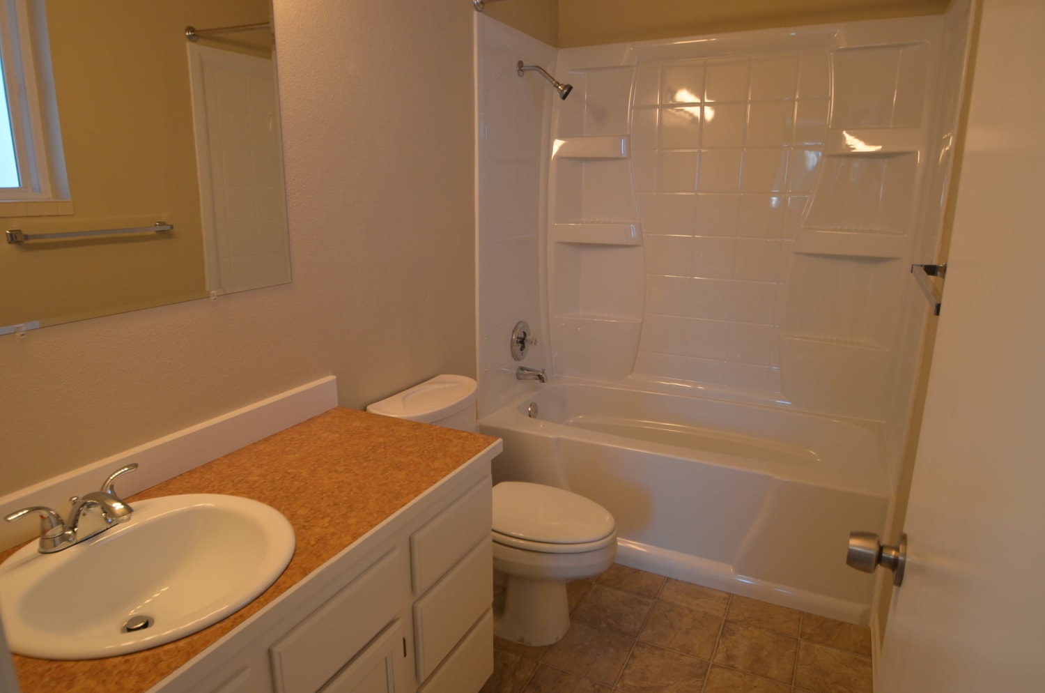 2310 Summit Ave photo 5