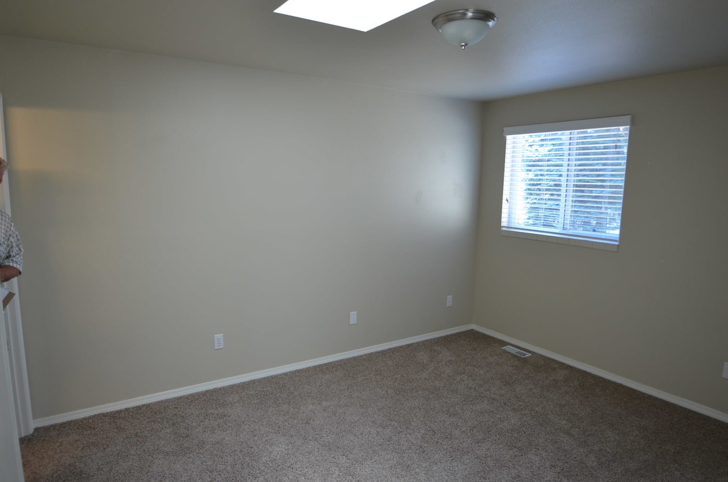 2310 Summit Ave photo 4