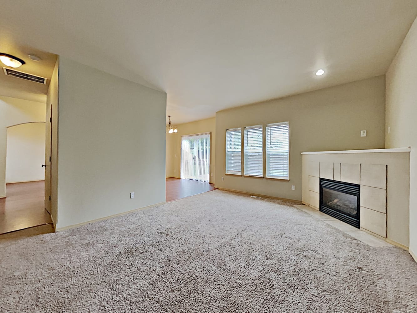 7526 89th Pl NE photo 4