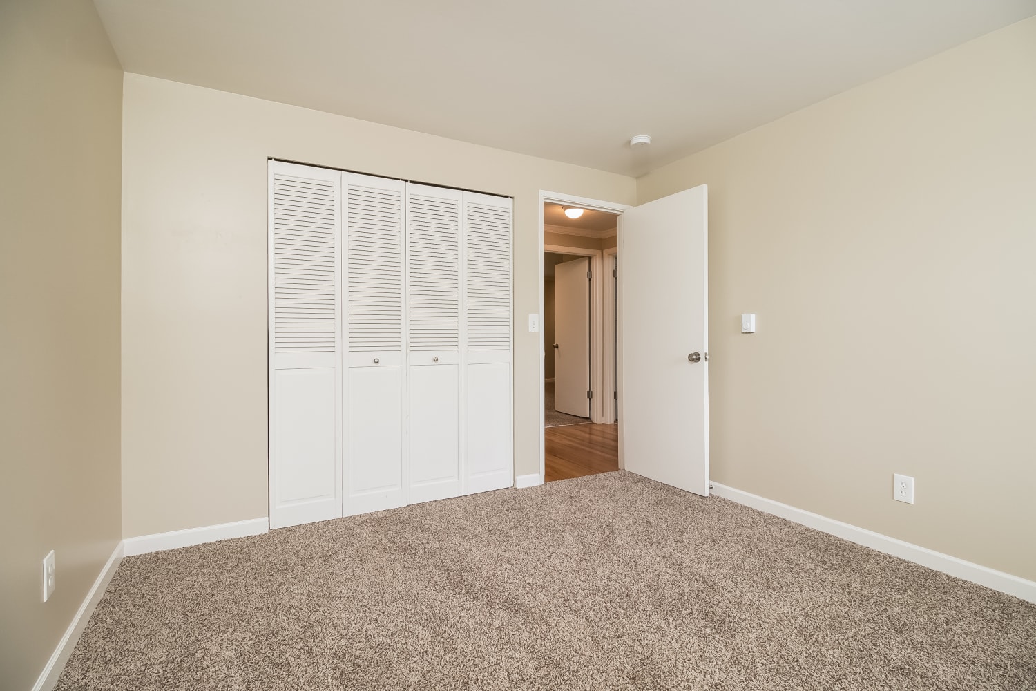 17312 57th Pl W photo 4