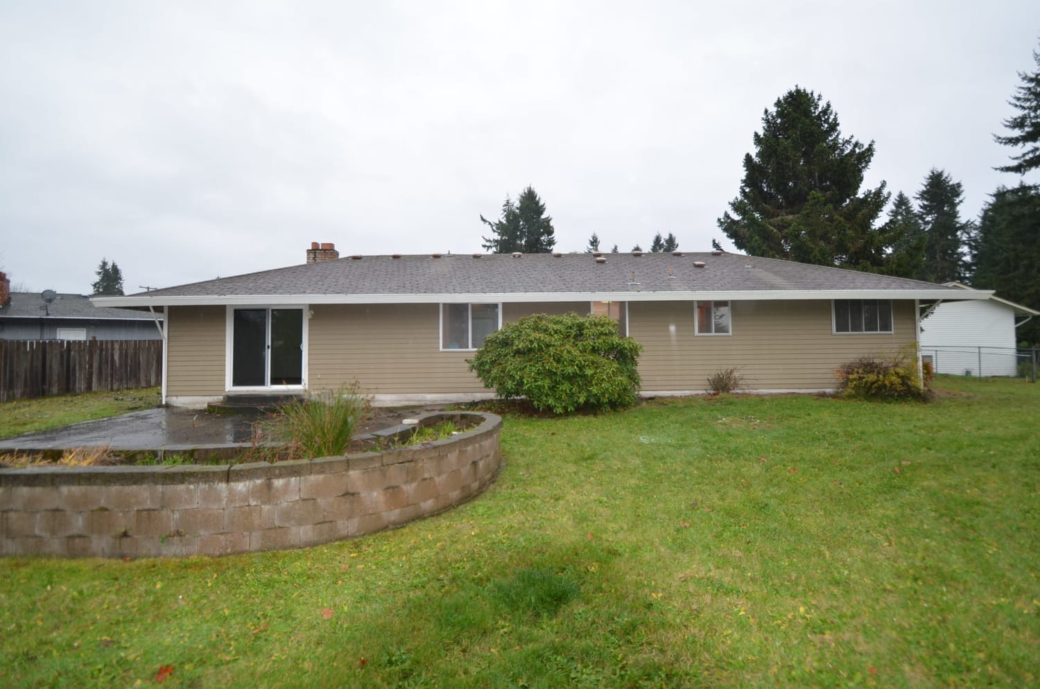 1709 Dogwood Dr SE photo 2