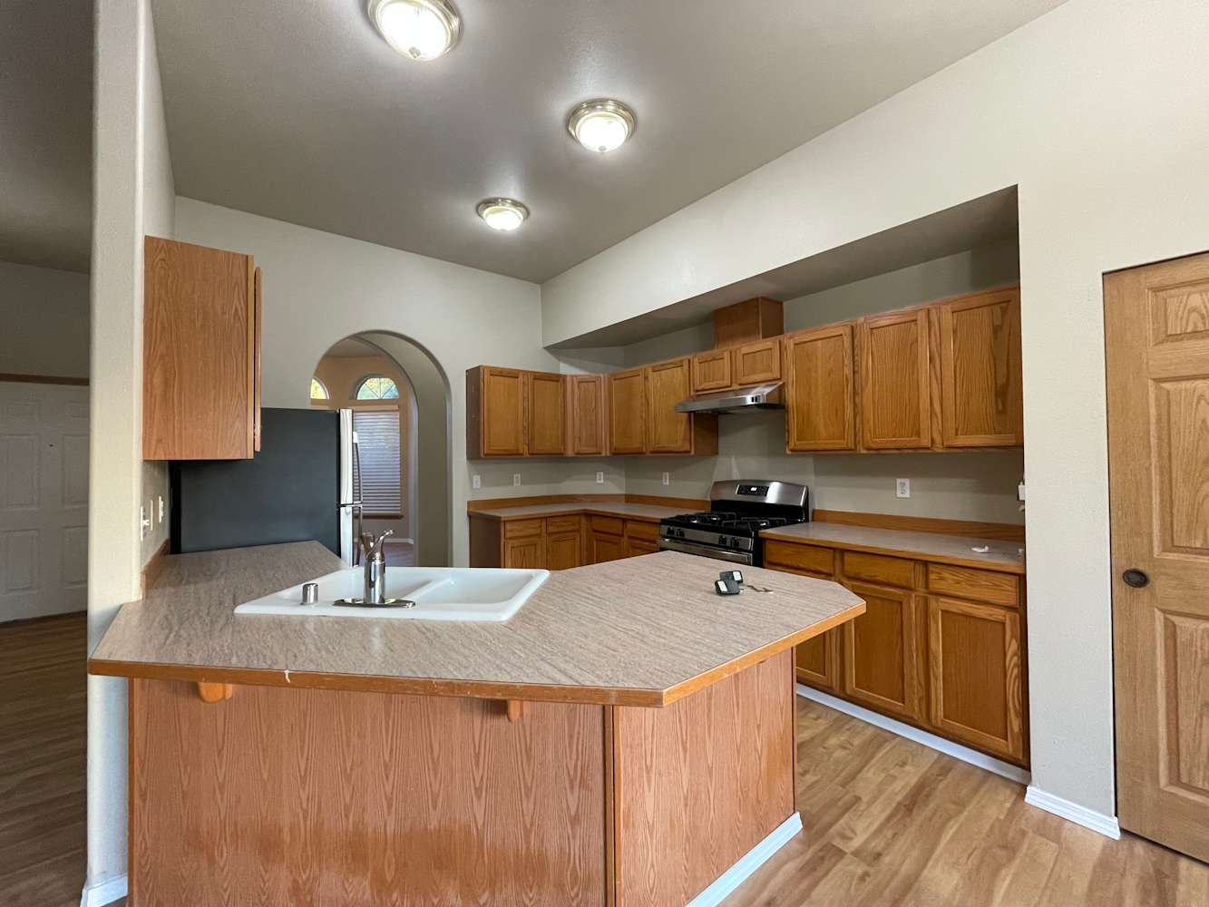 319 Eldredge Ave NW photo 3