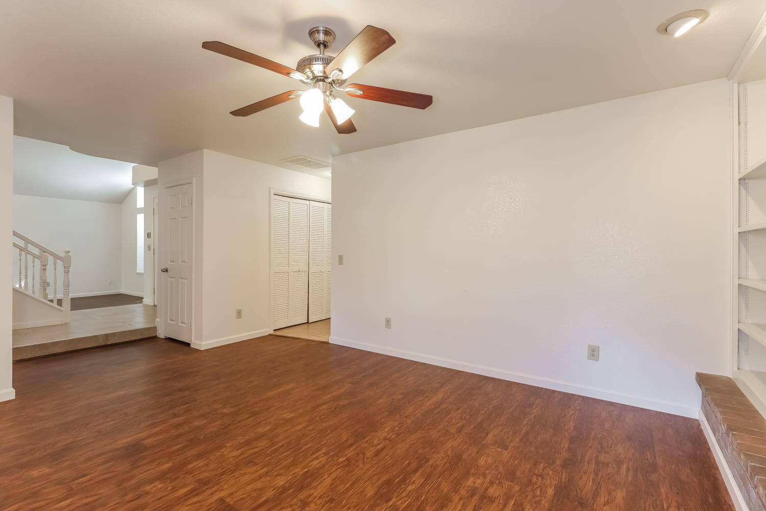 8186 Devon Park Ct photo 3