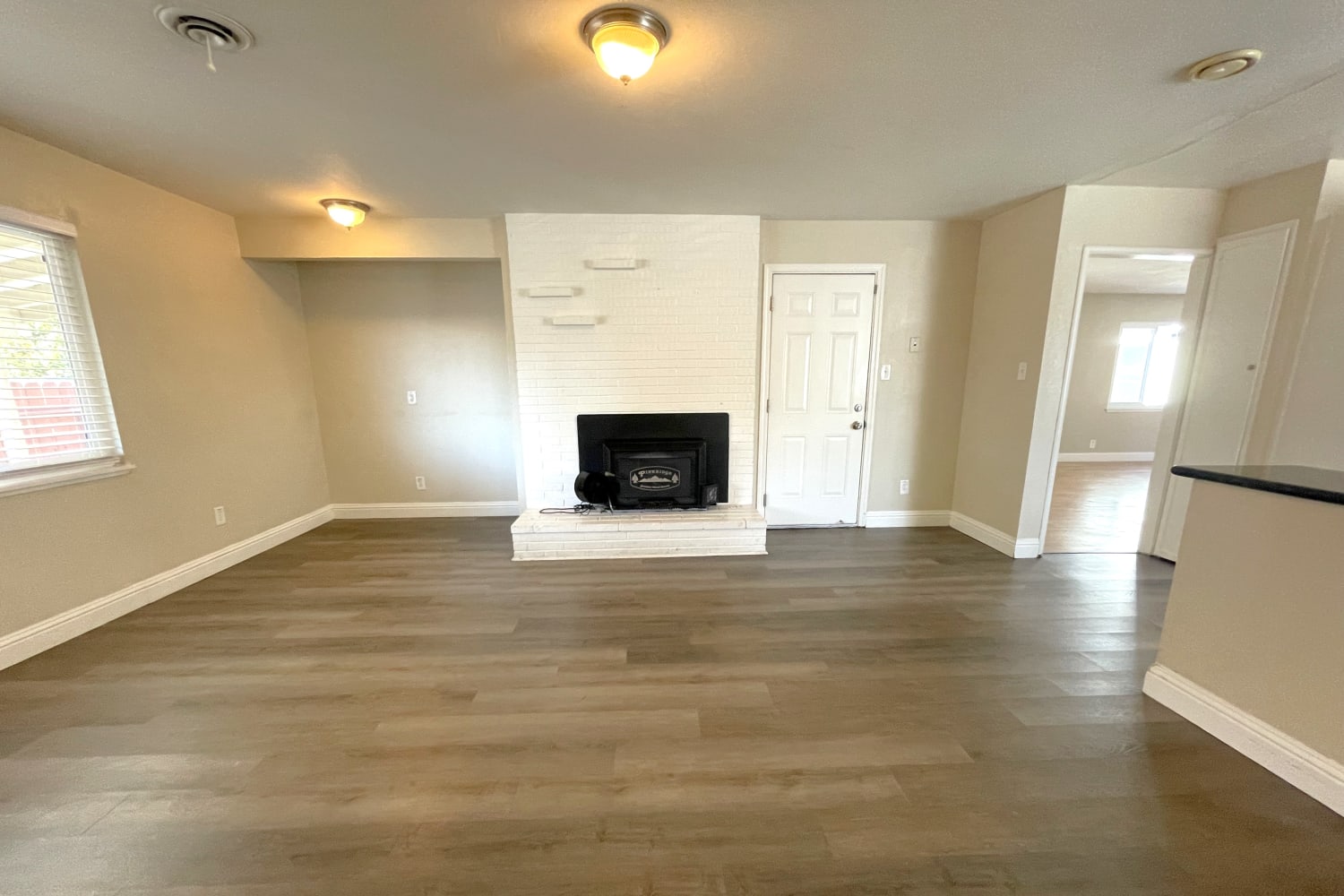 1115 Vervais Ave photo 5