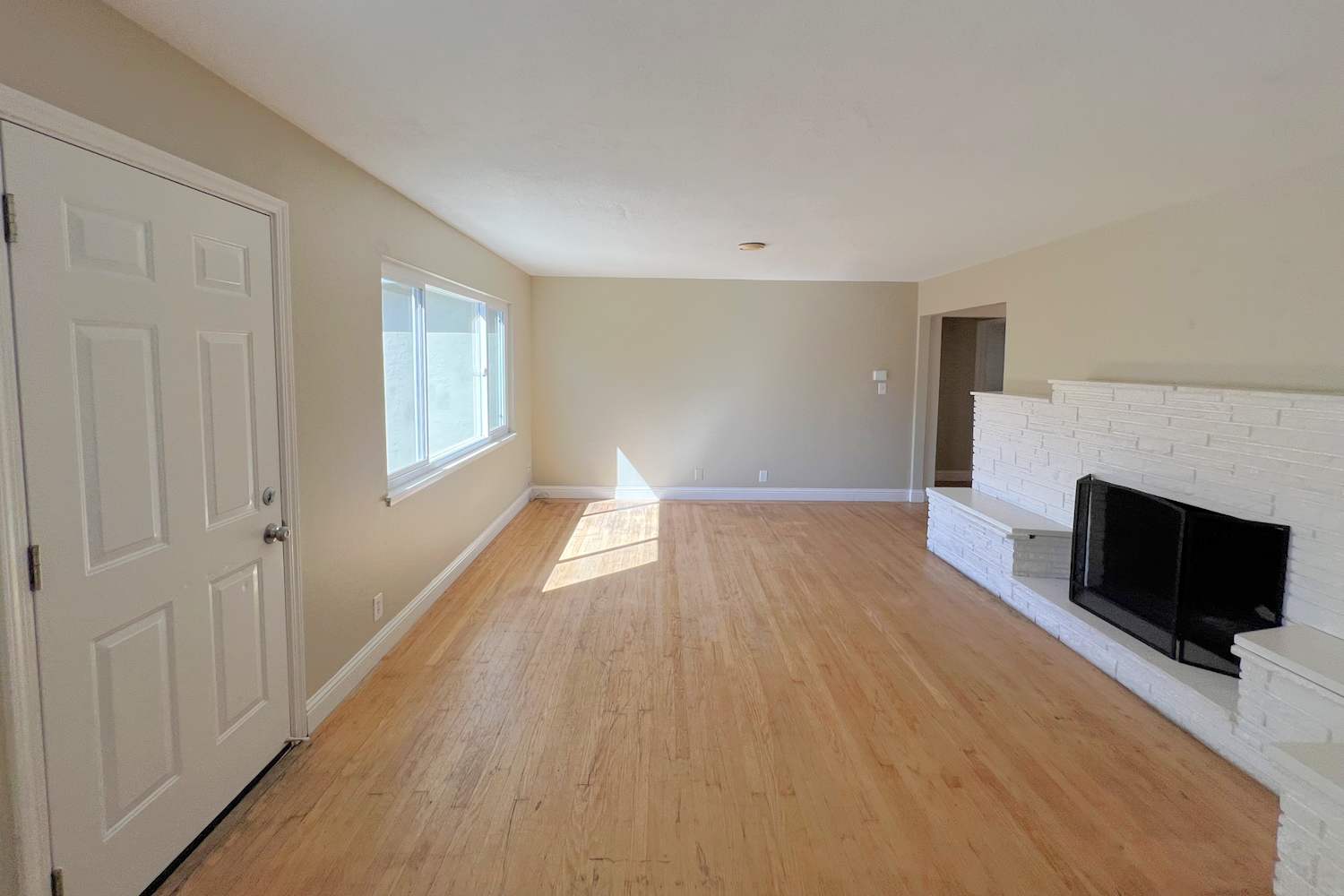 1115 Vervais Ave photo 4