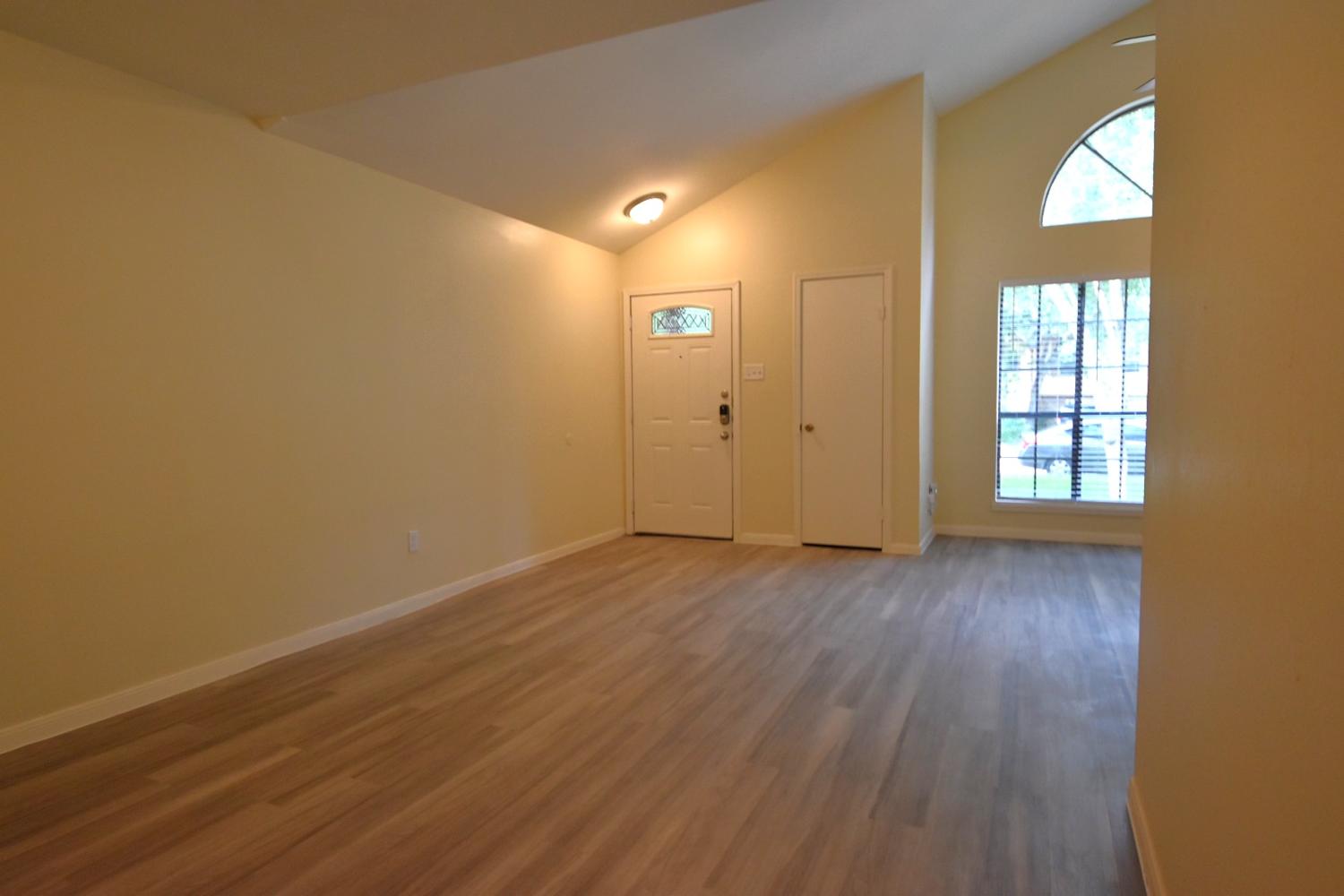 30 S High Oaks Cir photo 2