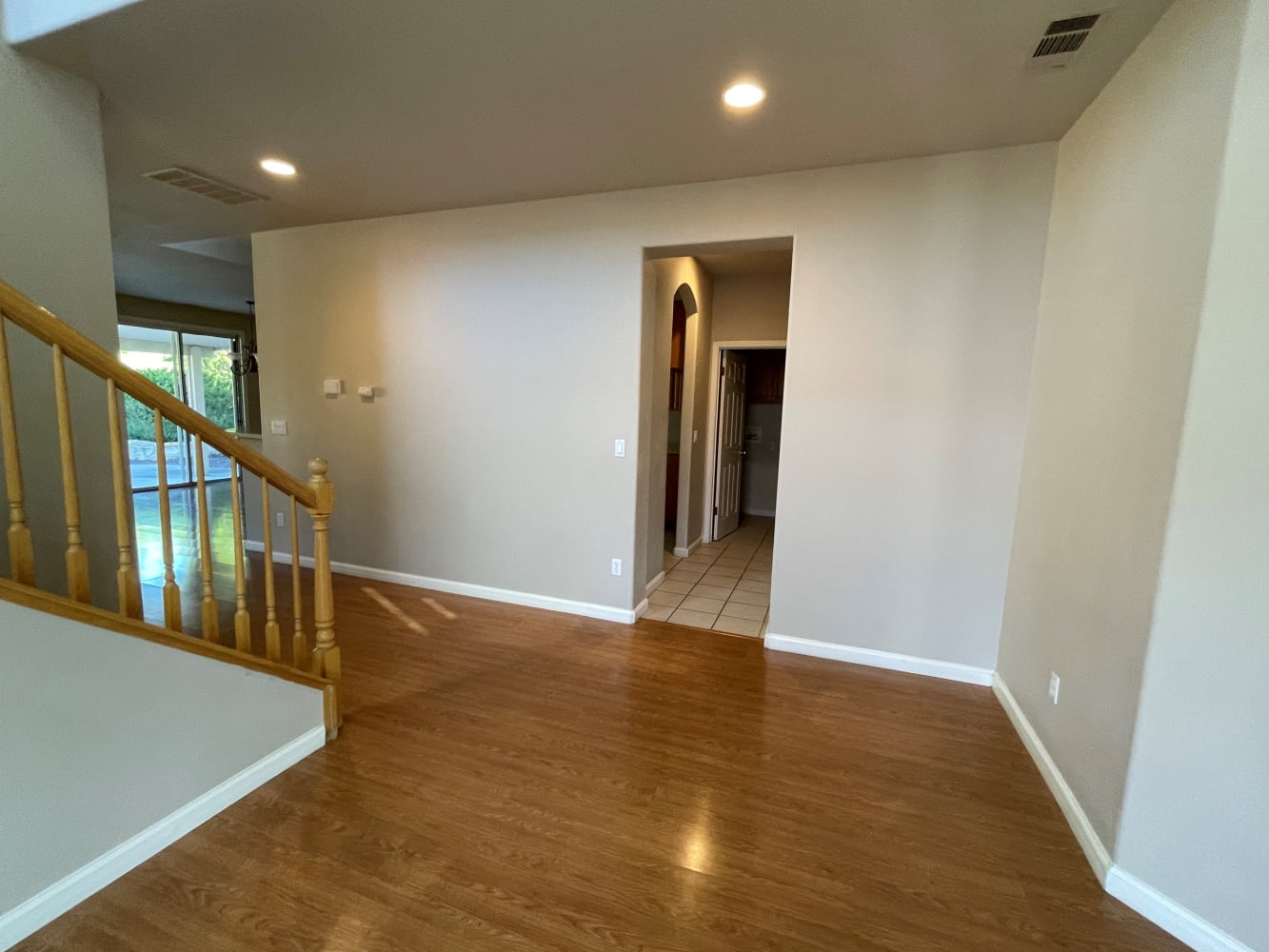 278 Woodcrest Dr photo 3