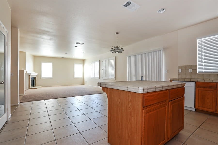 2533 Carolyn Dr photo 5