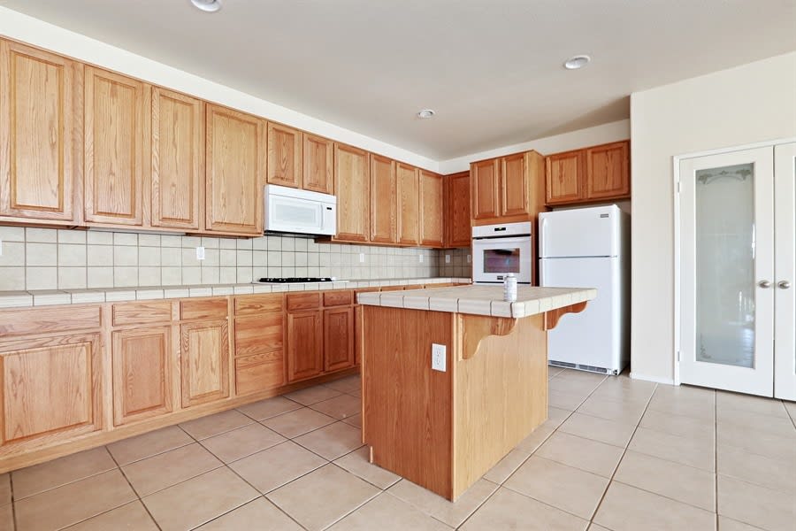 2533 Carolyn Dr photo 4