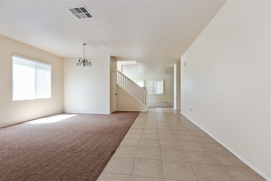 2533 Carolyn Dr photo 2