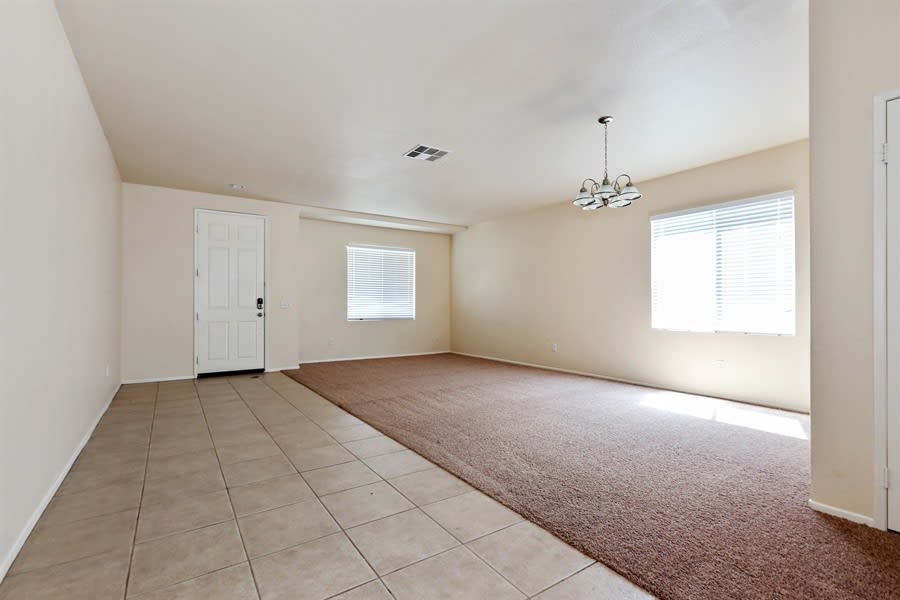 2533 Carolyn Dr photo 3