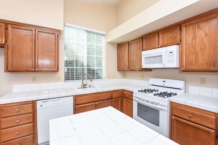 8441 Solitude Ct photo 4