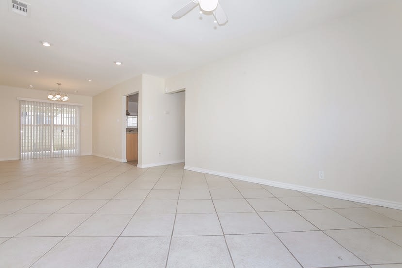 17552 Cantara St photo 4