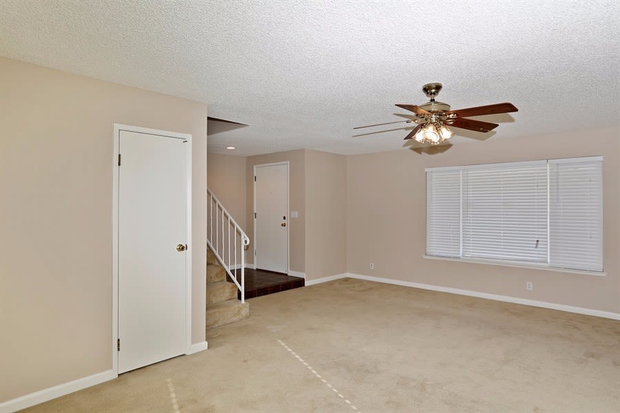624 Flagstaff Ct photo 3