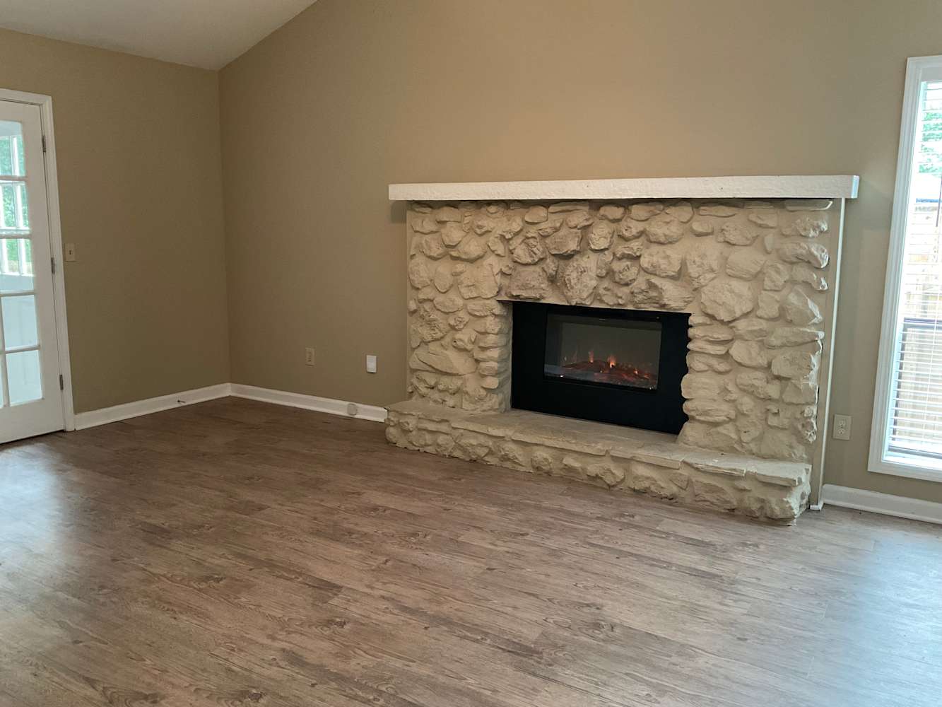 3179 Terrace Dr photo 3